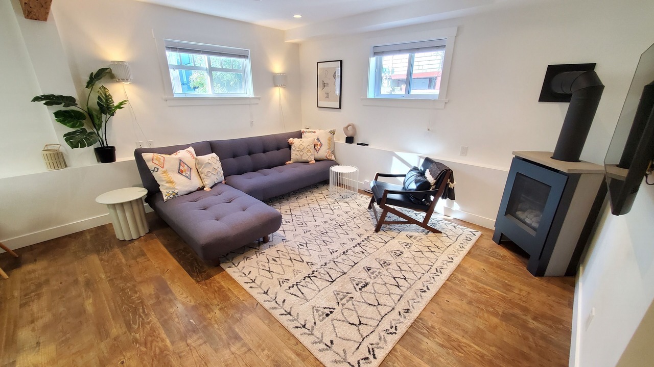 Photo of Livingroom in Kensington-Cedar Cottage
