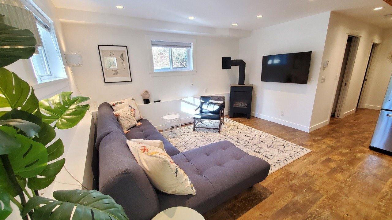 Photo of Livingroom in Kensington-Cedar Cottage