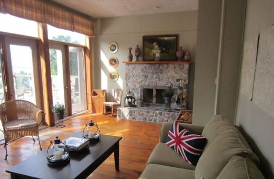 Photo of Livingroom in Milford