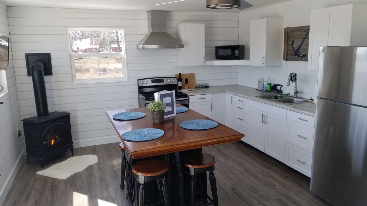 Photo of Kitchen in Edwardsburgh/Cardinal