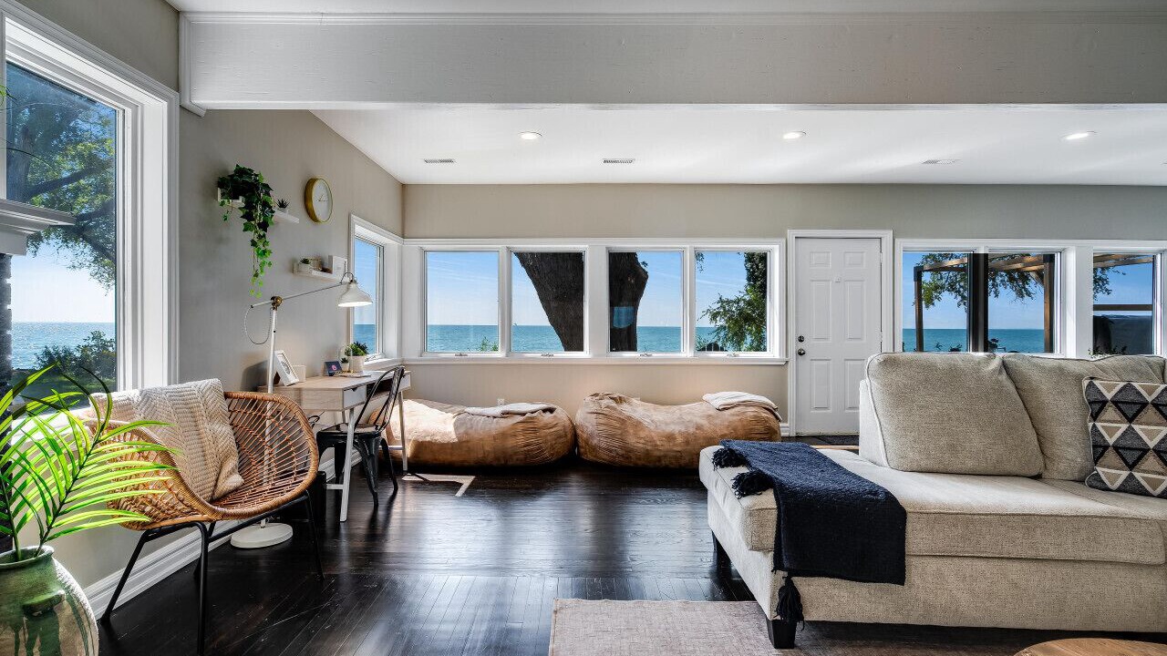 Photo of Livingroom in Leamington