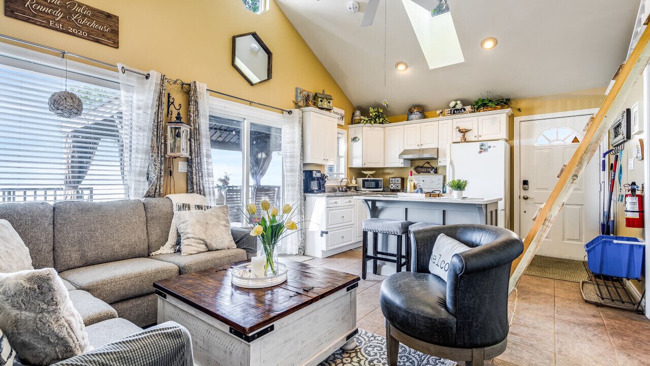 Photo of Livingroom in Leamington