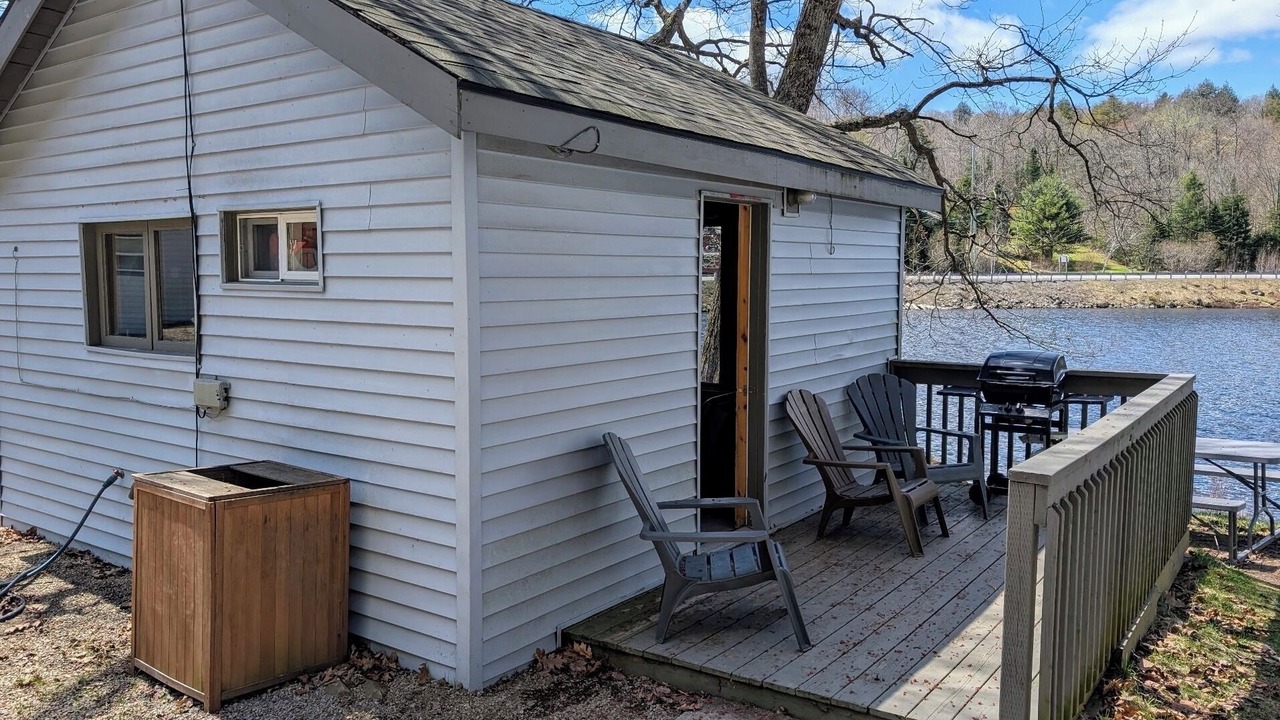 Photo of Patio Balcony in Algonquin Highlands