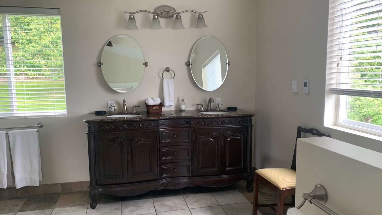 Photo of Bathroom in Okanagan-Similkameen