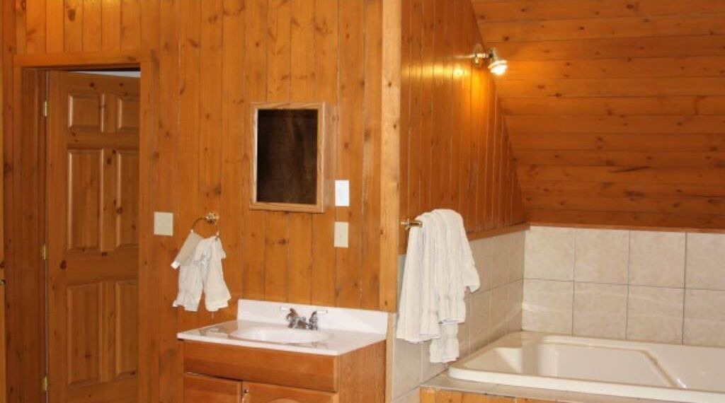 Photo of Bathroom in Edson