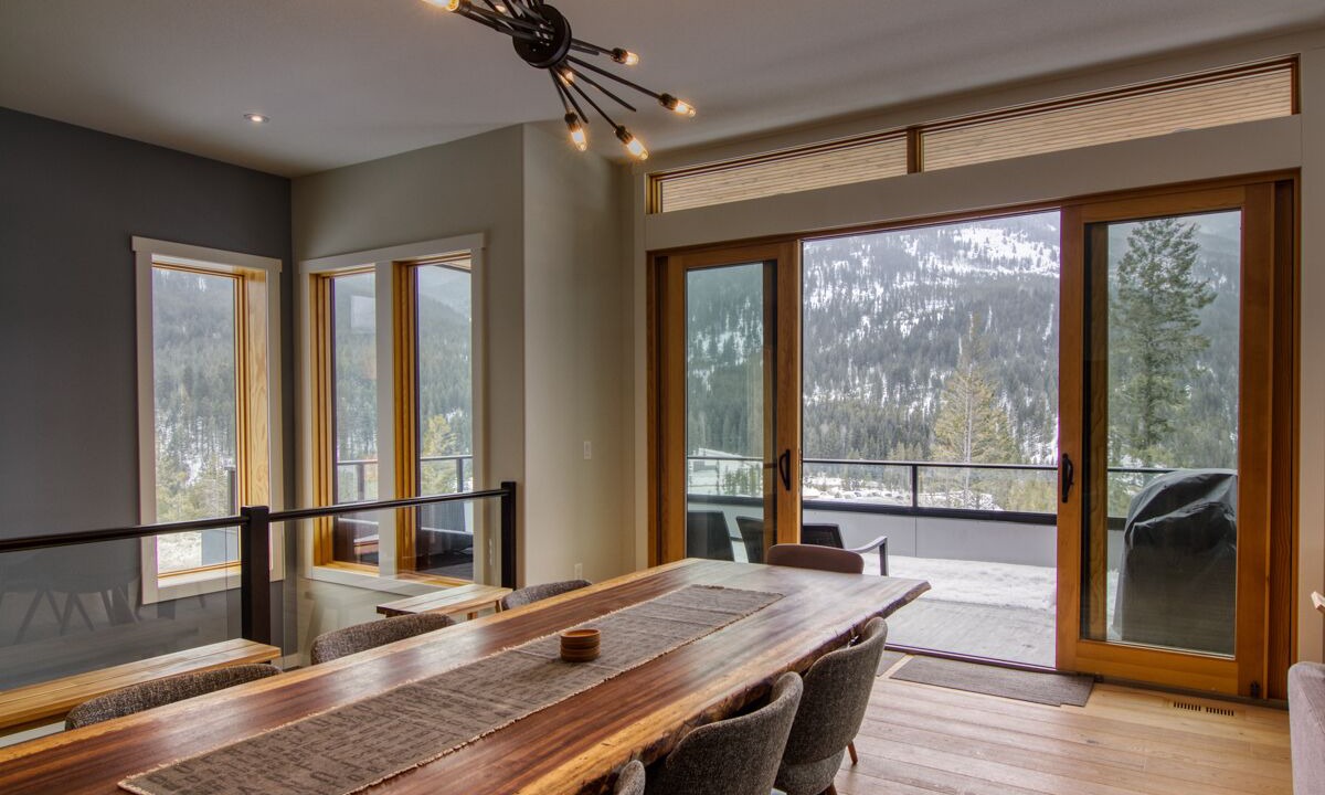 Photo of Patio Balcony in East Kootenay