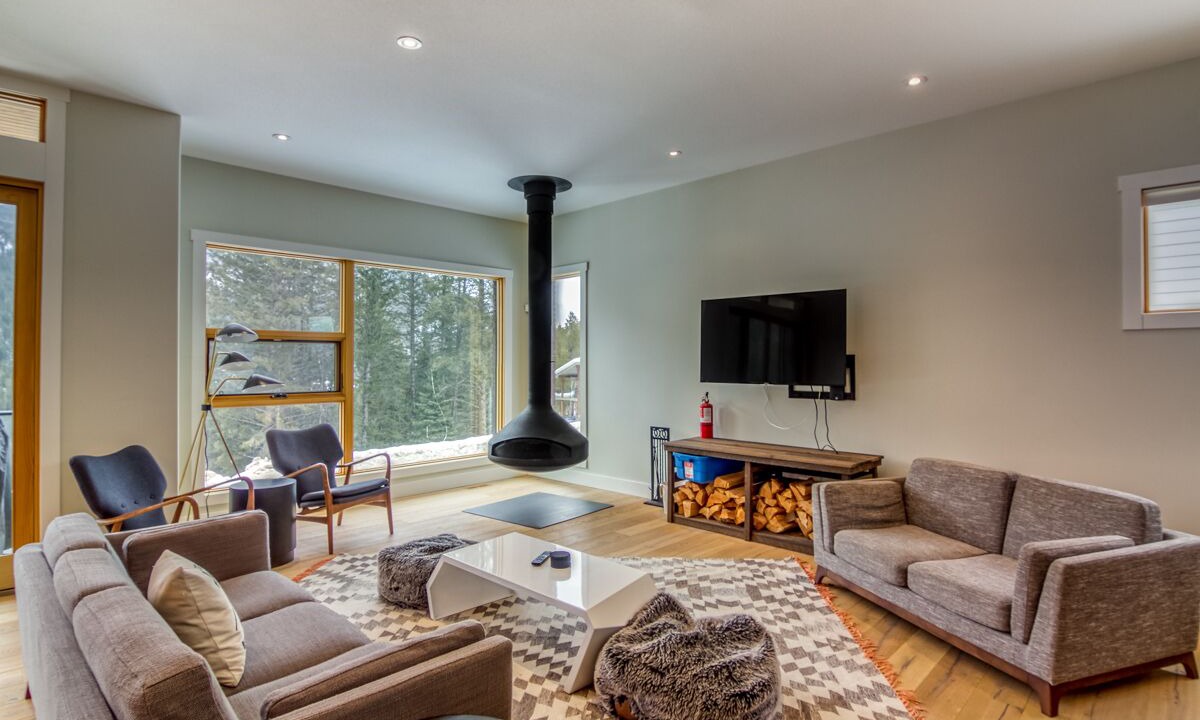 Photo of Livingroom in East Kootenay
