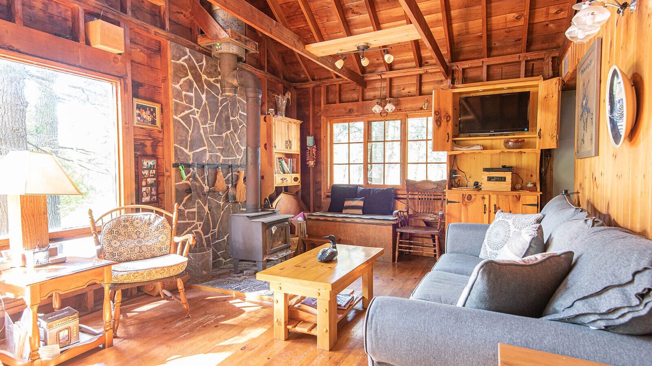 Photo of Livingroom in McKellar