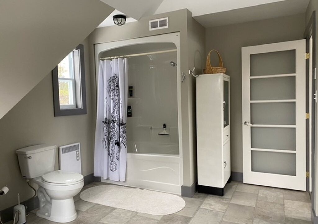 Photo of Bathroom in Jardineville
