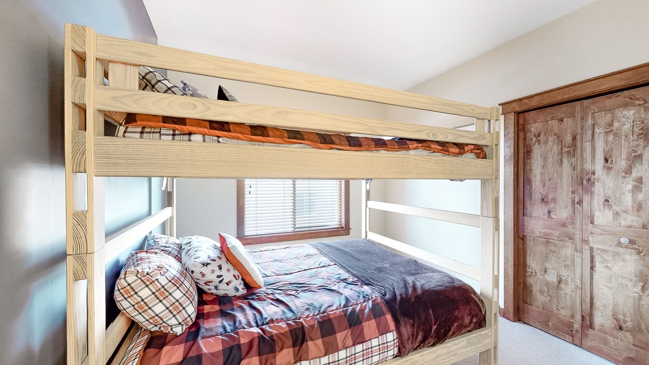 Photo of Bedroom in Snow Pine Estates