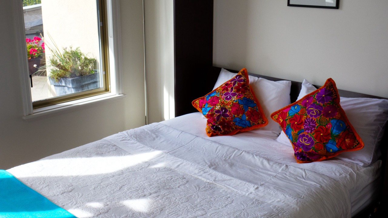 Photo of Bedroom in James Bay