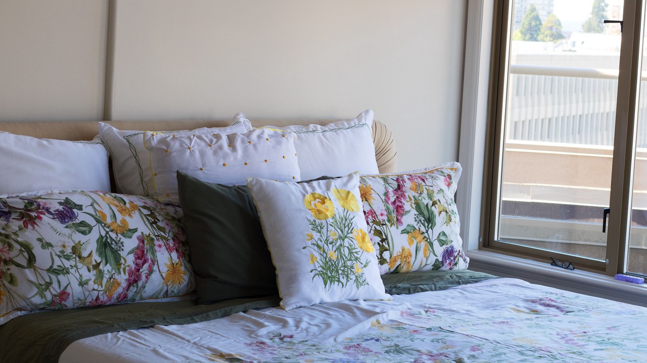 Photo of Bedroom in James Bay
