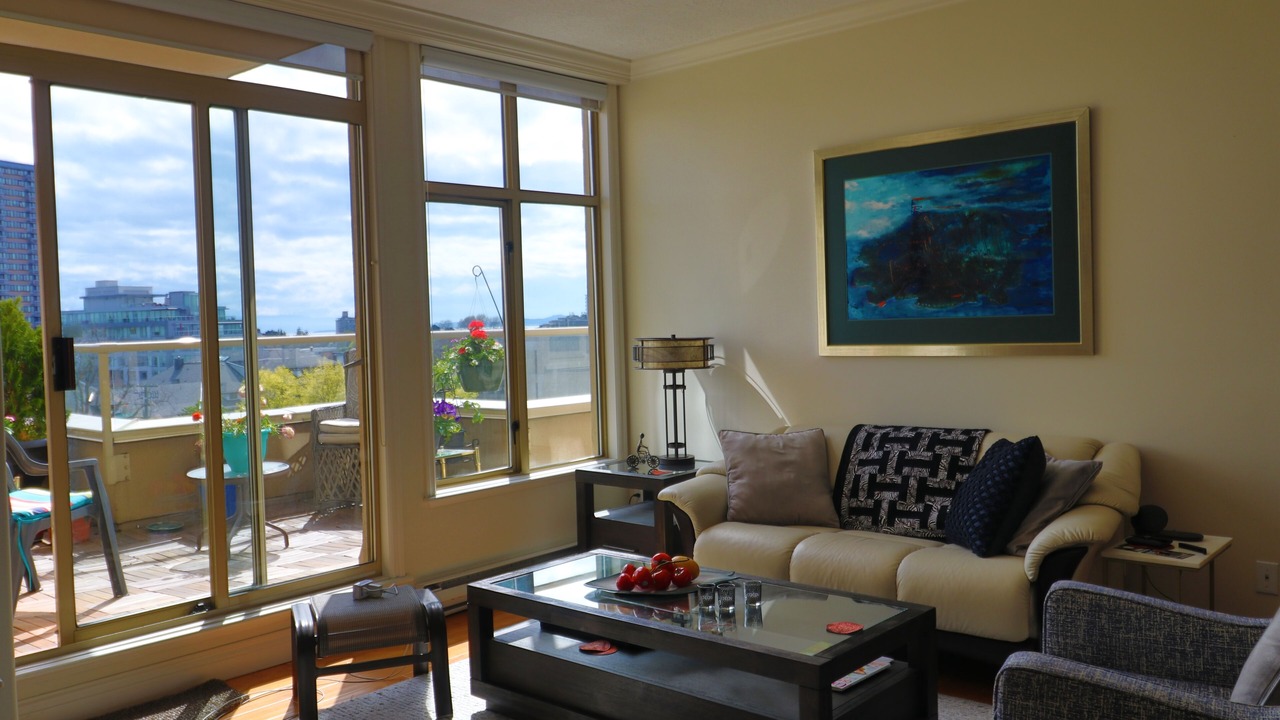 Photo of Livingroom in James Bay