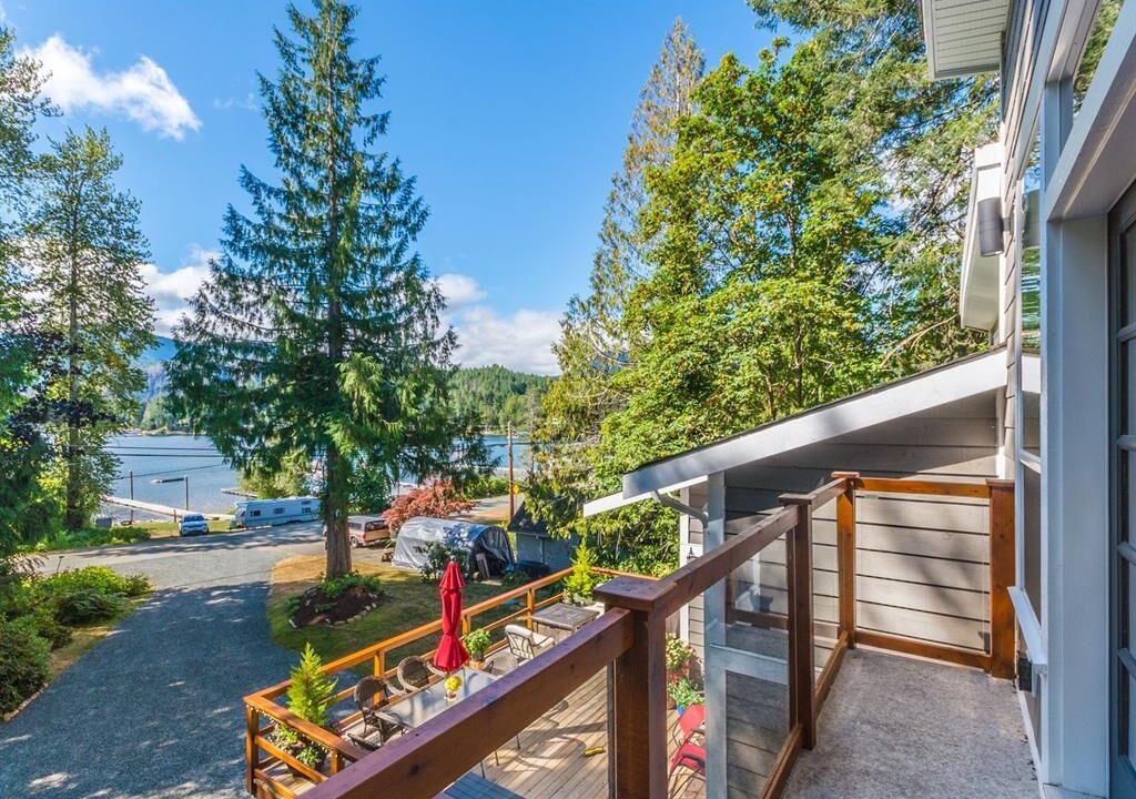 Photo of Patio Balcony in Sproat Lake