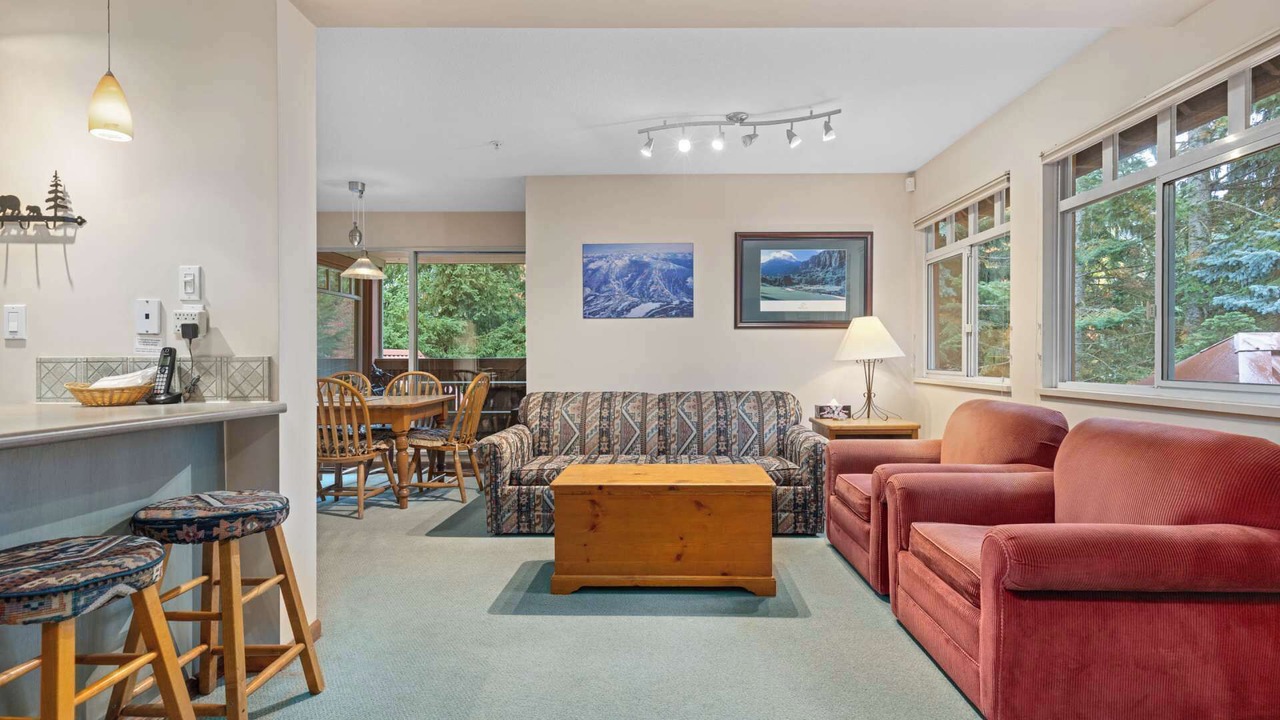 Photo of Livingroom in Whistler Cay Heights