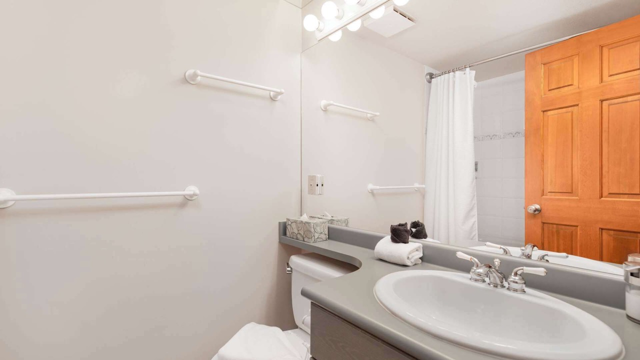 Photo of Bathroom in Whistler Cay Heights