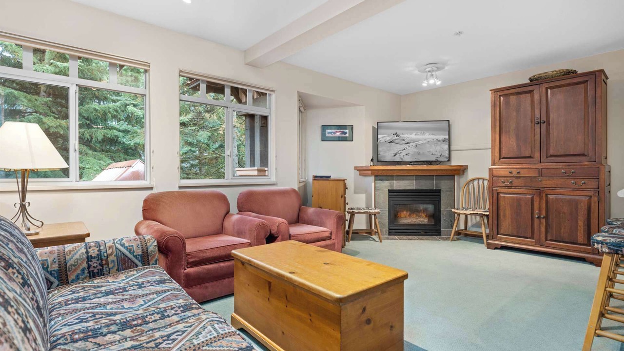 Photo of Livingroom in Whistler Cay Heights