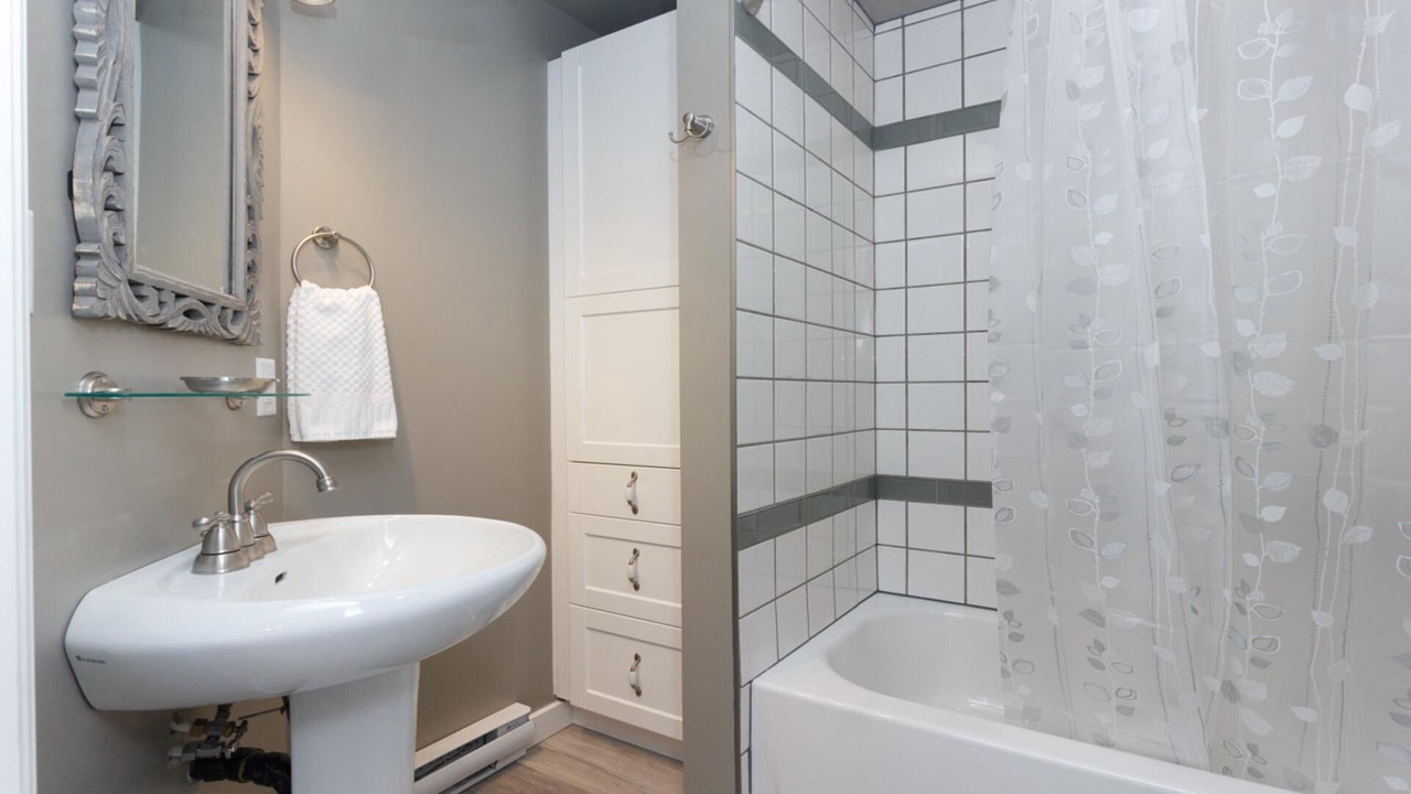 Photo of Bathroom in North Saanich