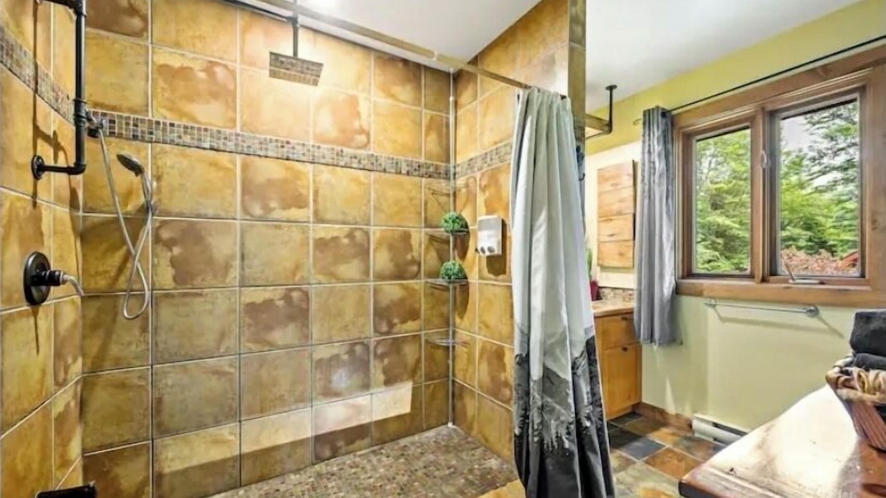 Photo of Bathroom in Saint-Faustin-Lac-Carre