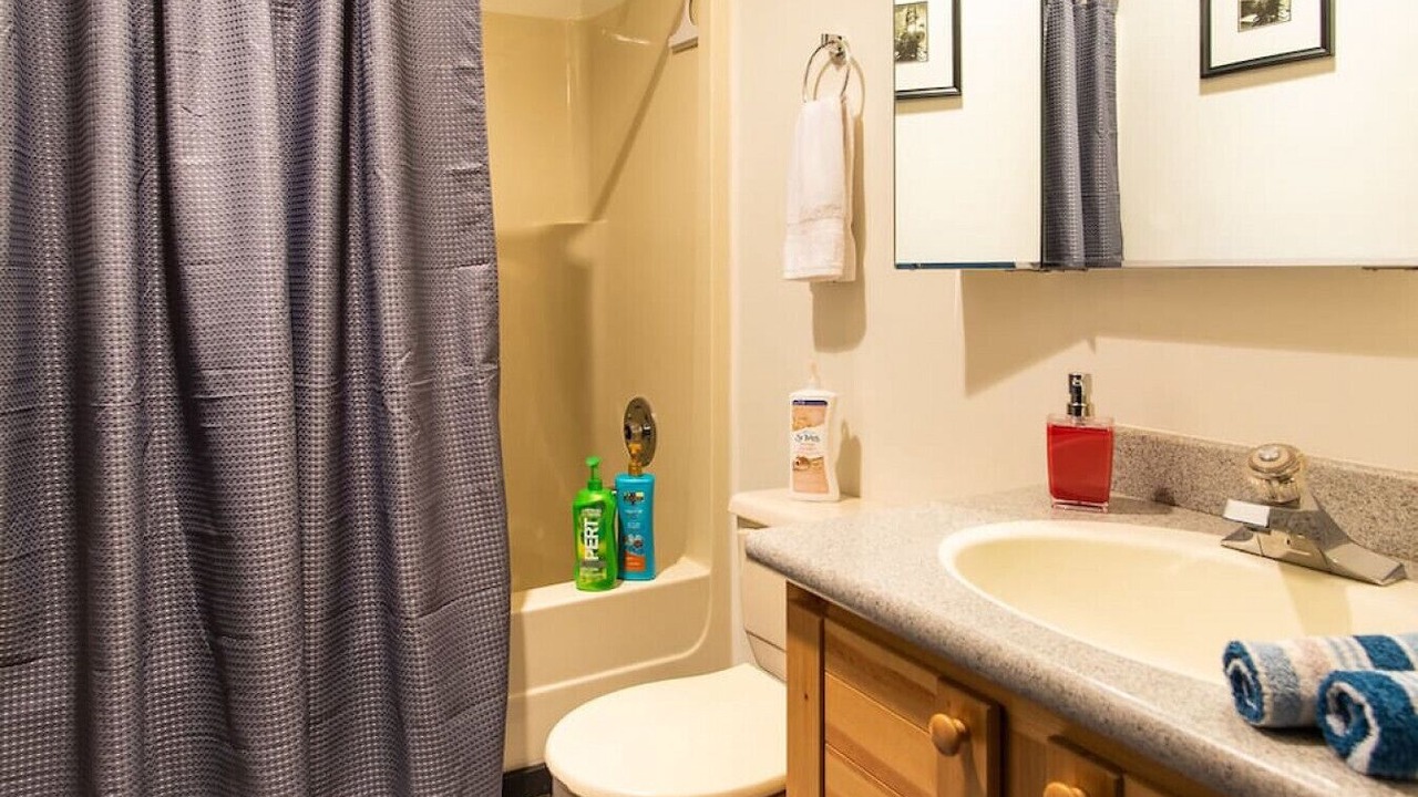 Photo of Bathroom in Okanagan-Similkameen
