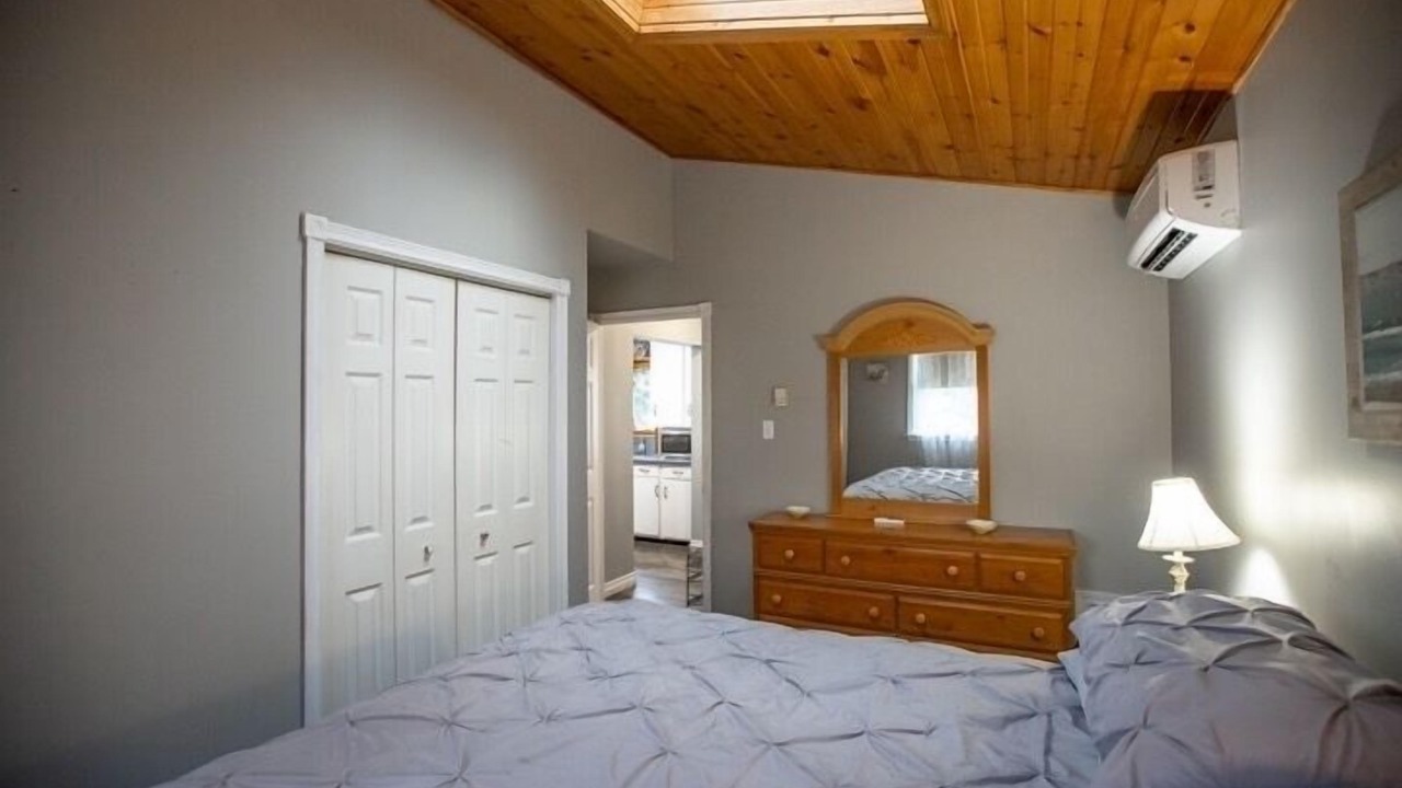 Photo of Bedroom in Harbourville