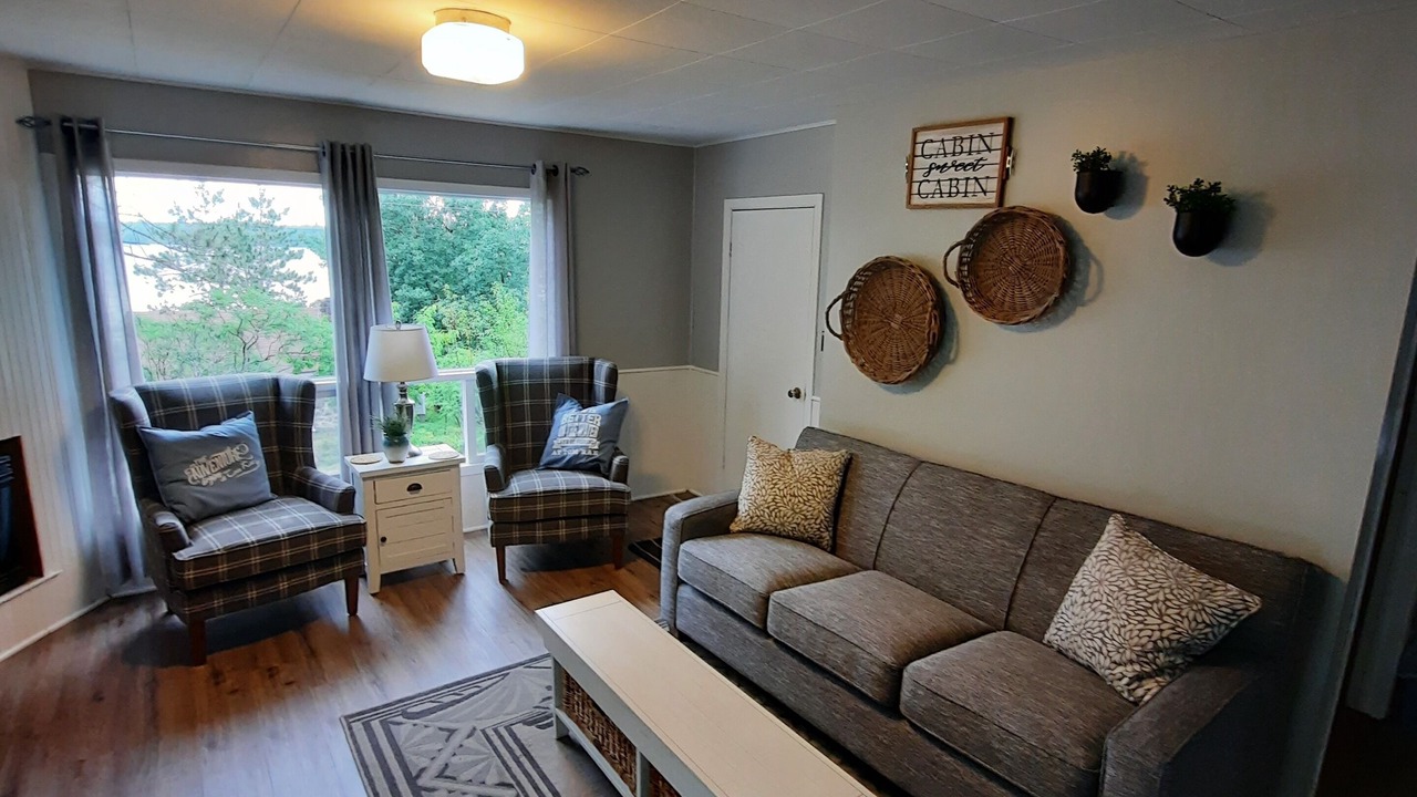 Photo of Livingroom in Nipissing