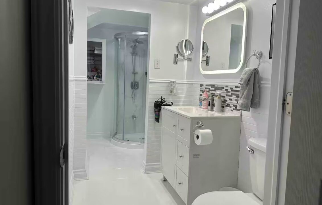 Photo of Bathroom in Dorval