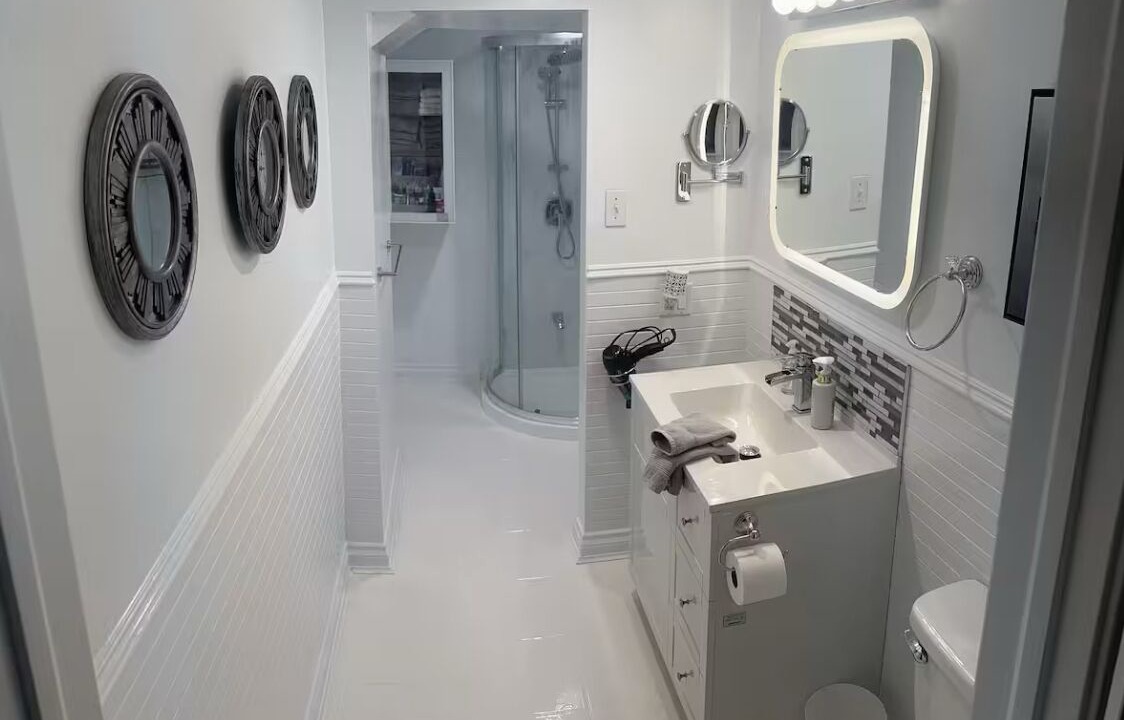 Photo of Bathroom in Dorval