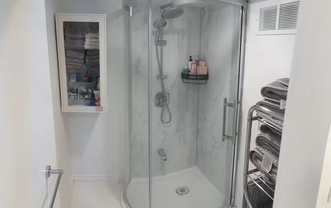 Photo of Bathroom in Dorval