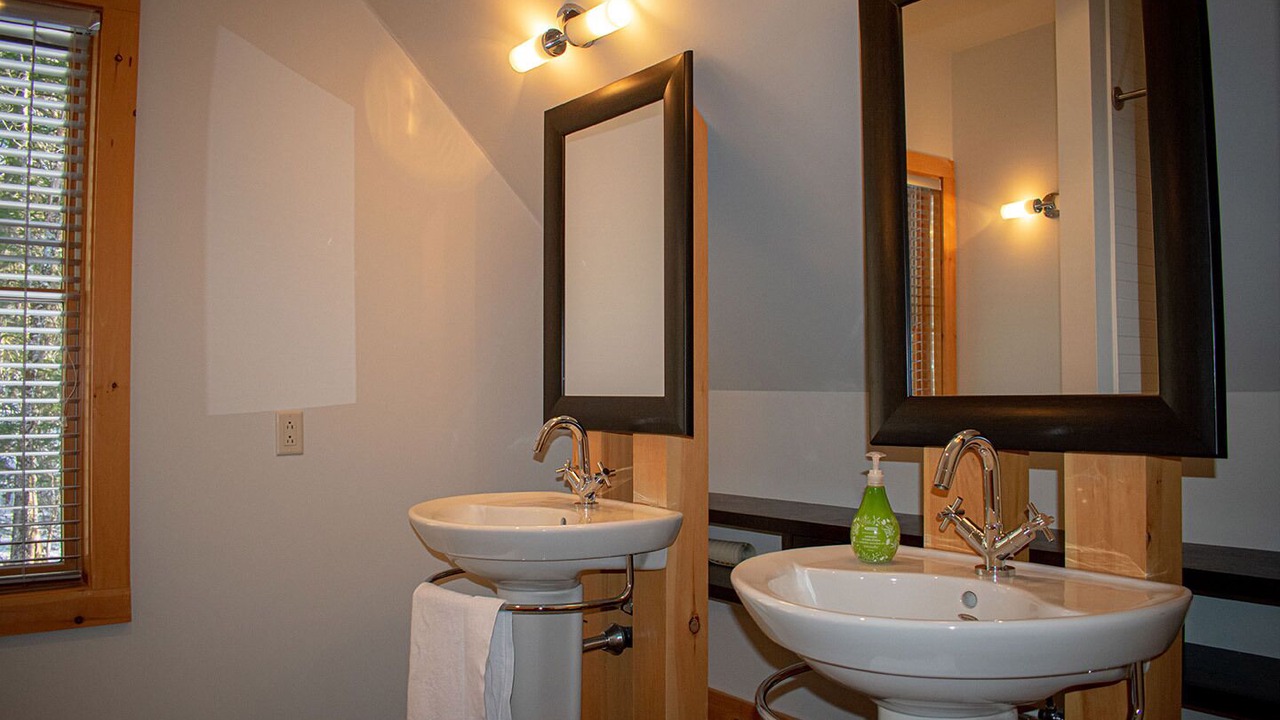 Photo of Bathroom in Lac-Superieur