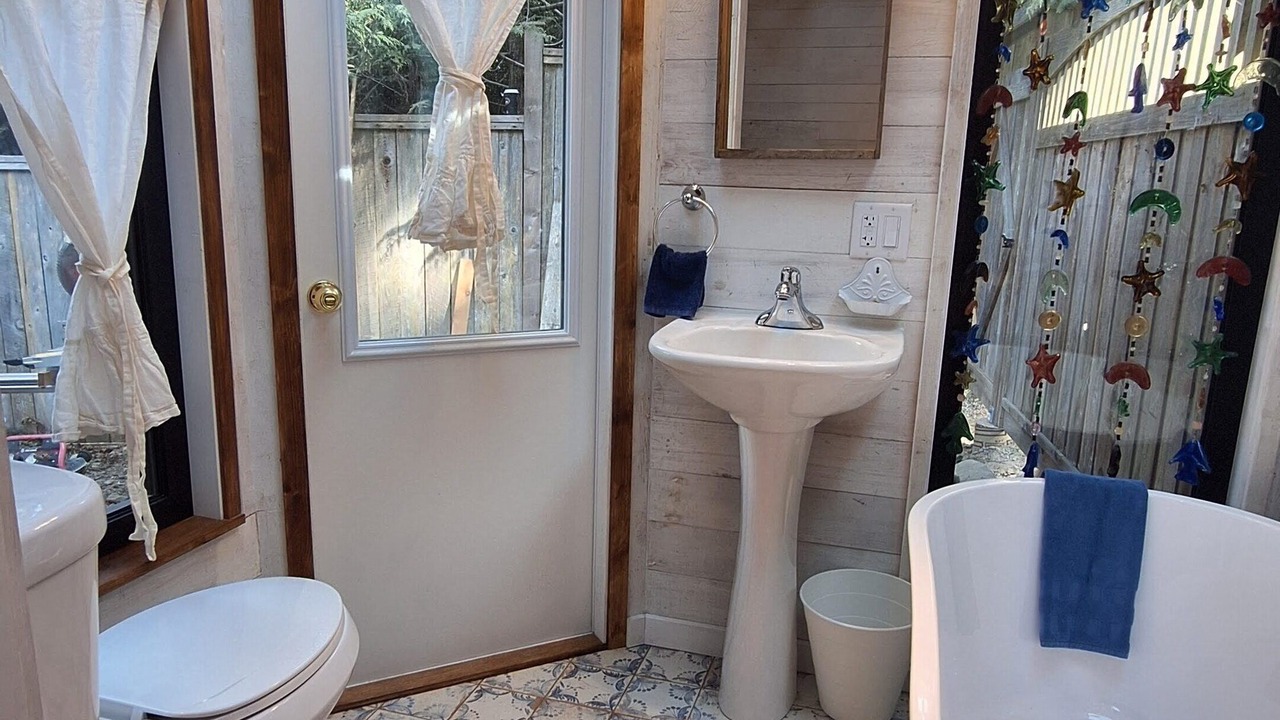 Photo of Bathroom in Gulf Islands