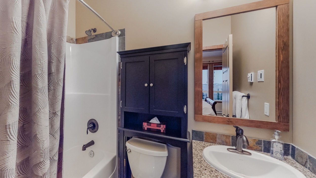 Photo of Bathroom in Snow Pine Estates