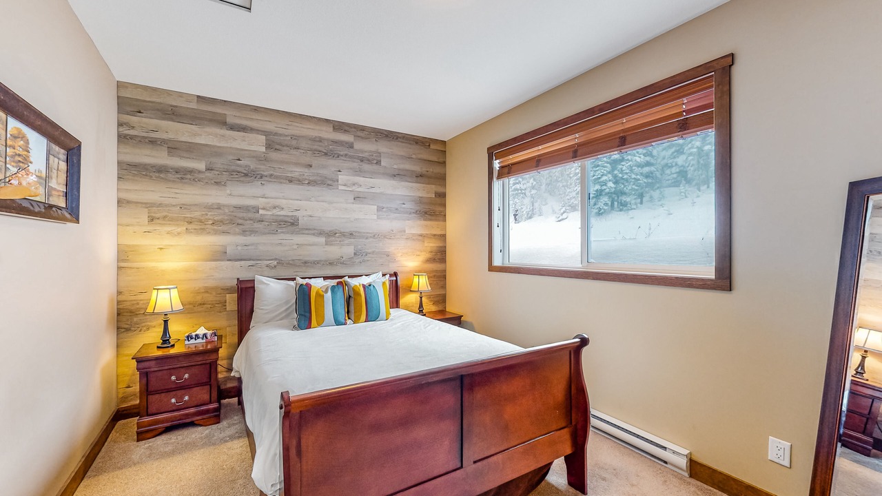Photo of Bedroom in Snow Pine Estates