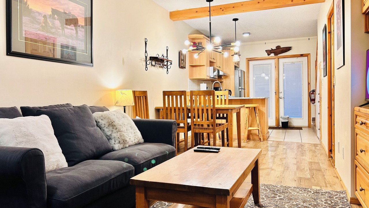 Photo of Livingroom in Harvie Heights