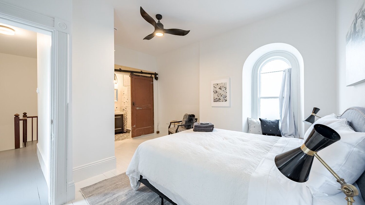 Photo of Bedroom in Downtown