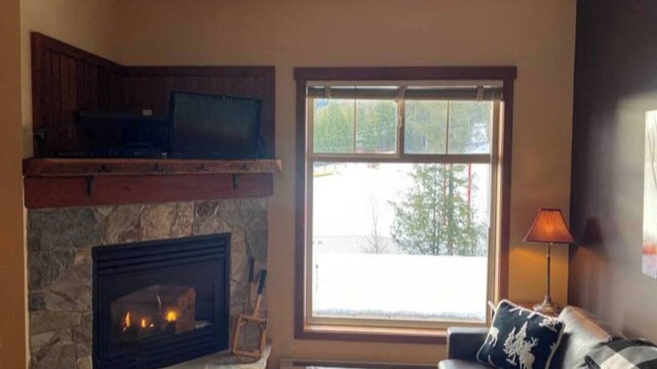 Photo of Livingroom in East Kootenay