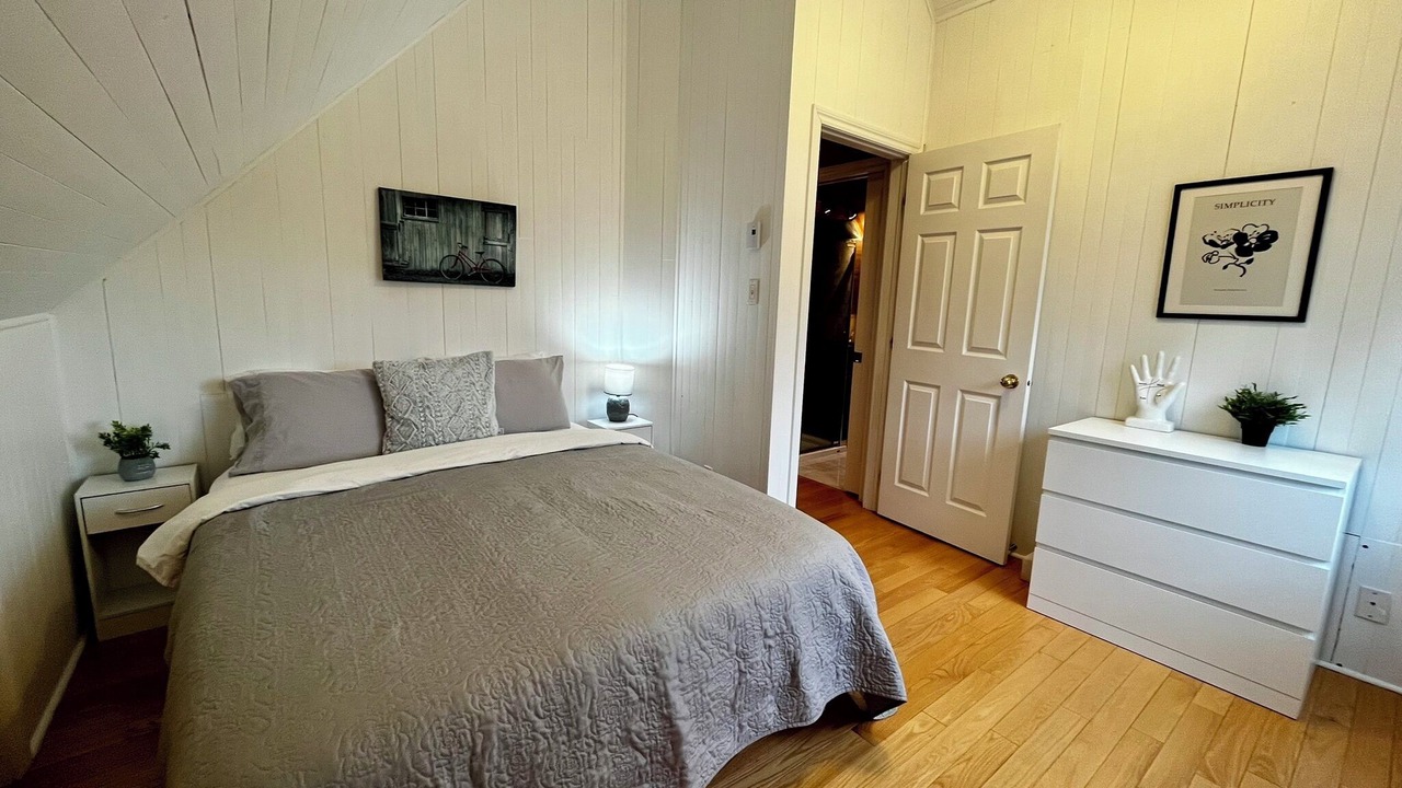 Photo of Bedroom in Saint-Francois-Xavier-de-Brompton