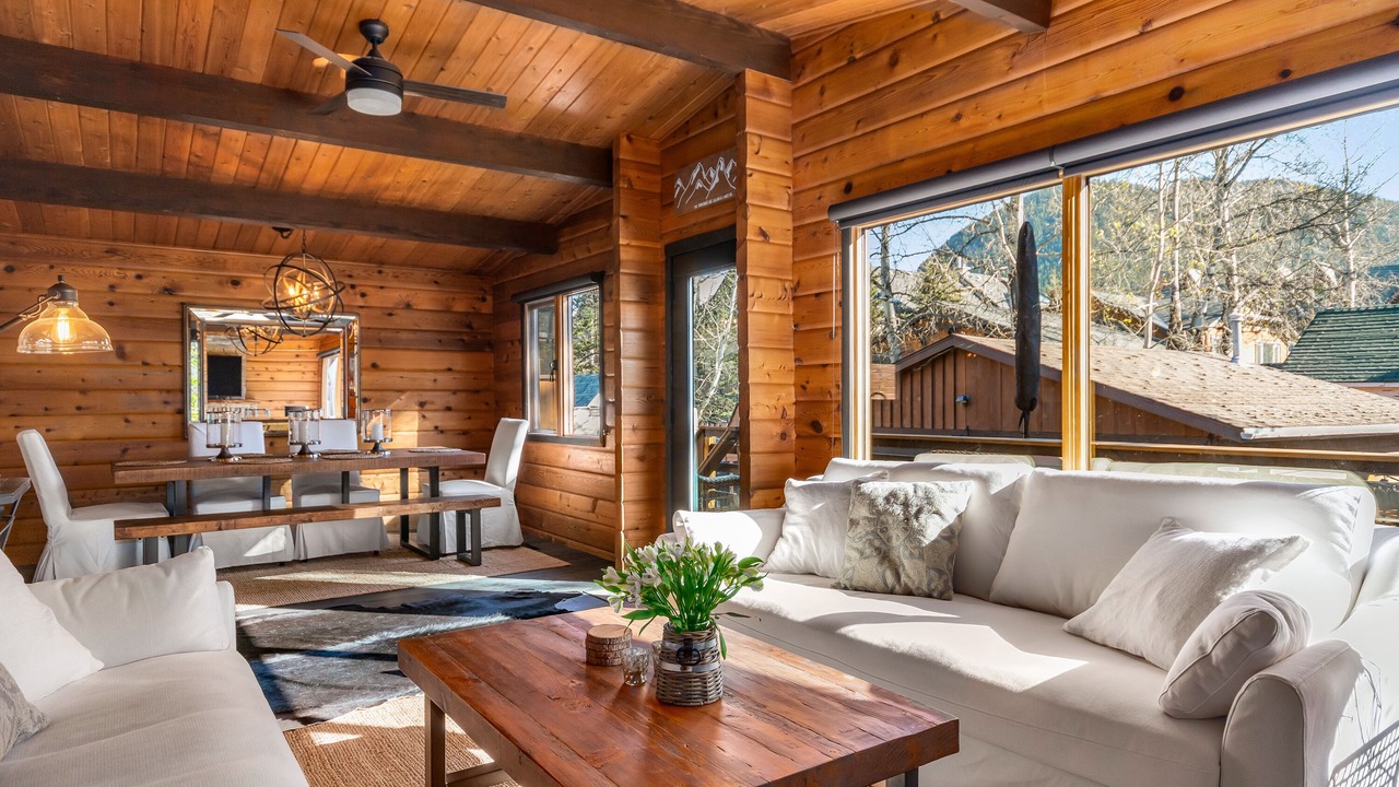 Photo of Livingroom in Banff