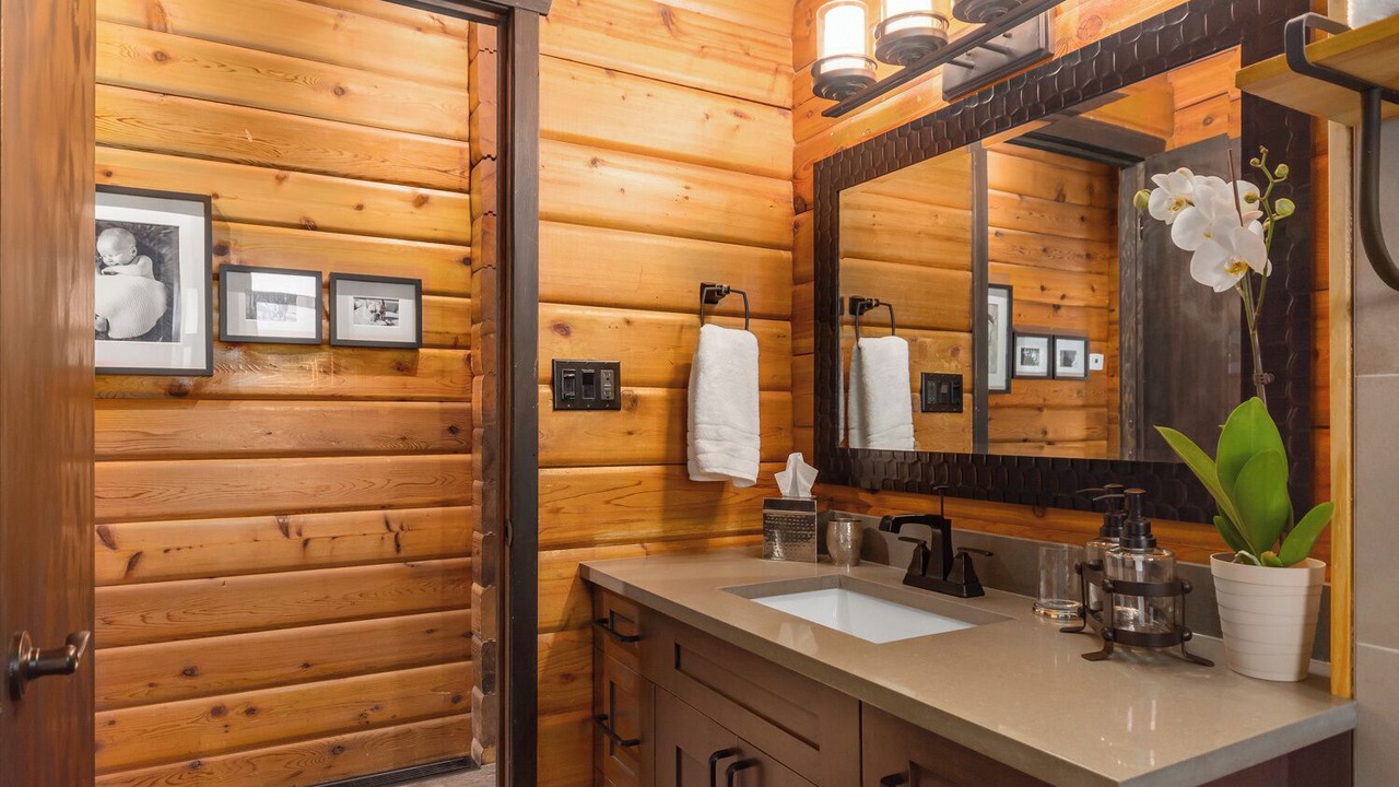 Photo of Bathroom in Banff