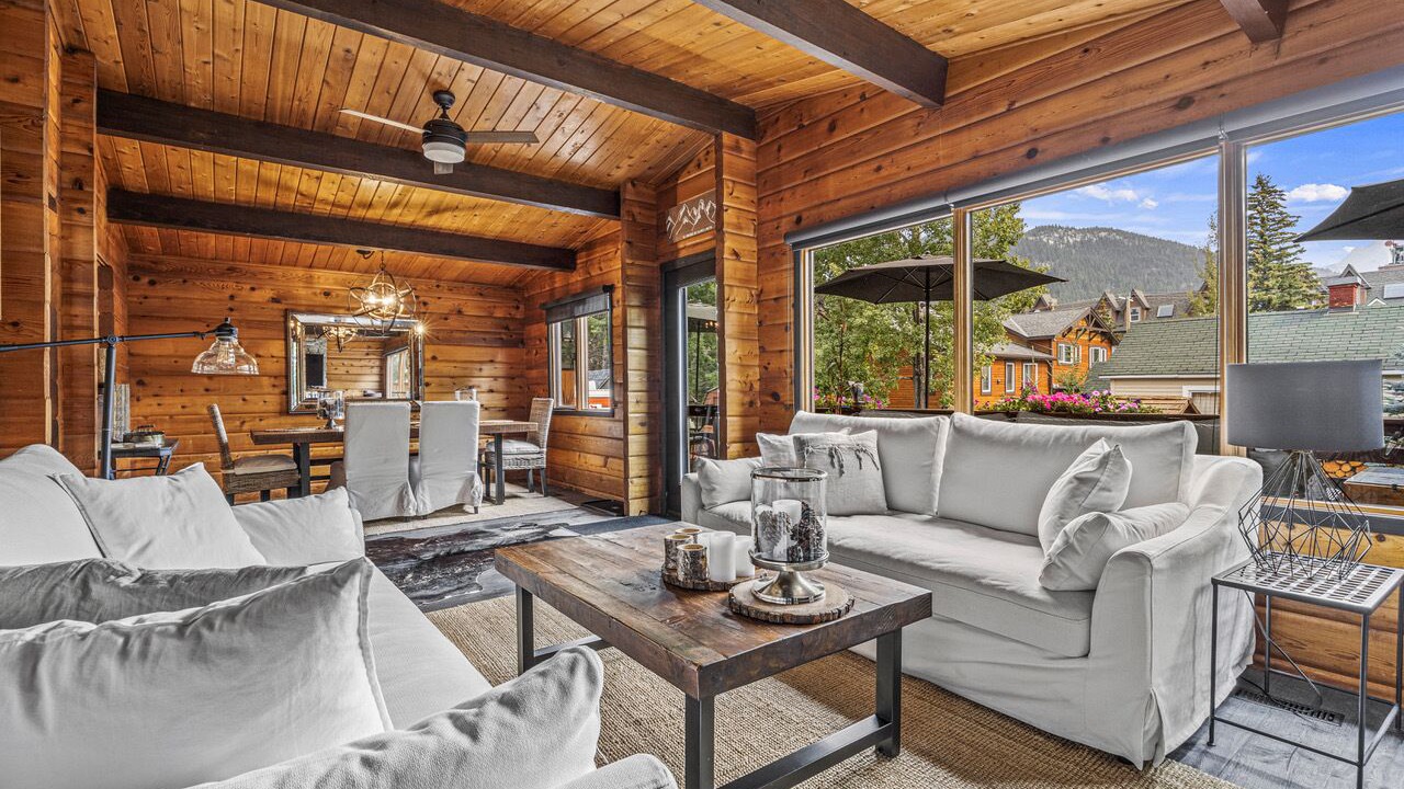 Photo of Livingroom in Banff