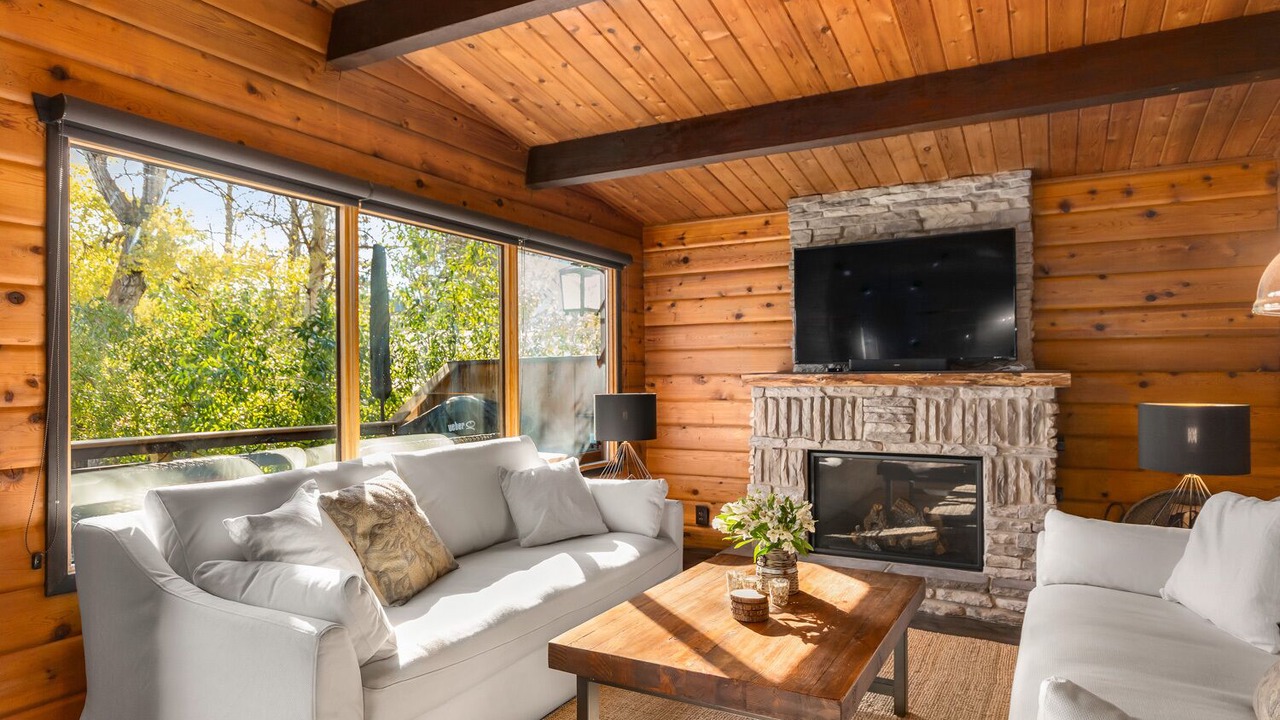 Photo of Livingroom in Banff