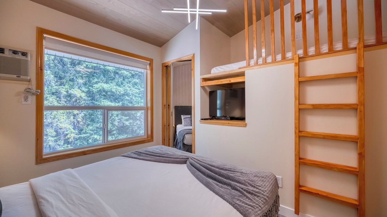 Photo of Bedroom in Harvie Heights