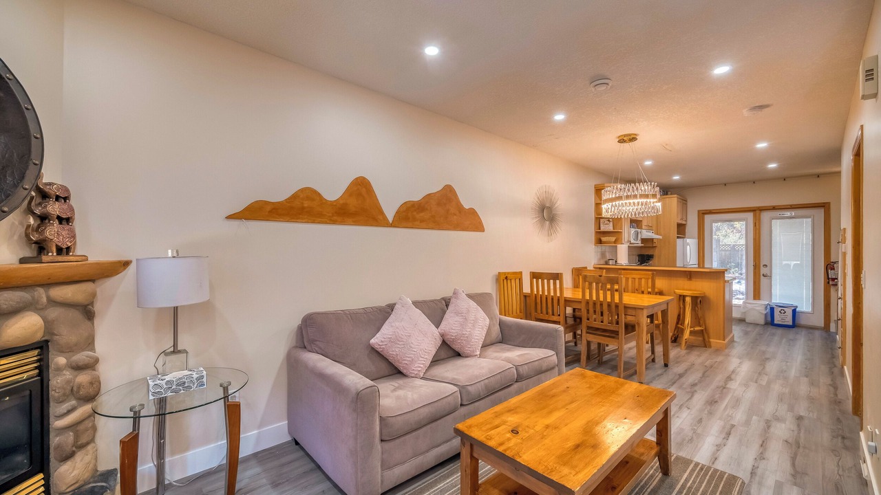 Photo of Livingroom in Harvie Heights
