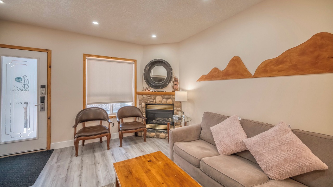 Photo of Livingroom in Harvie Heights