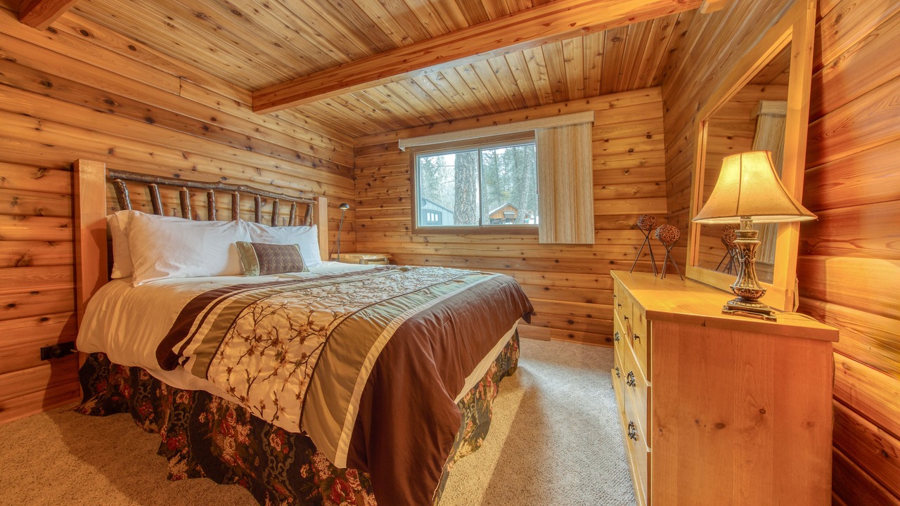 Photo of Bedroom in East Kootenay