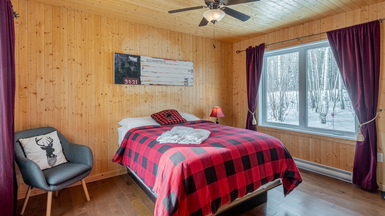 Photo of Bedroom in Petite-Riviere-Saint-Francois