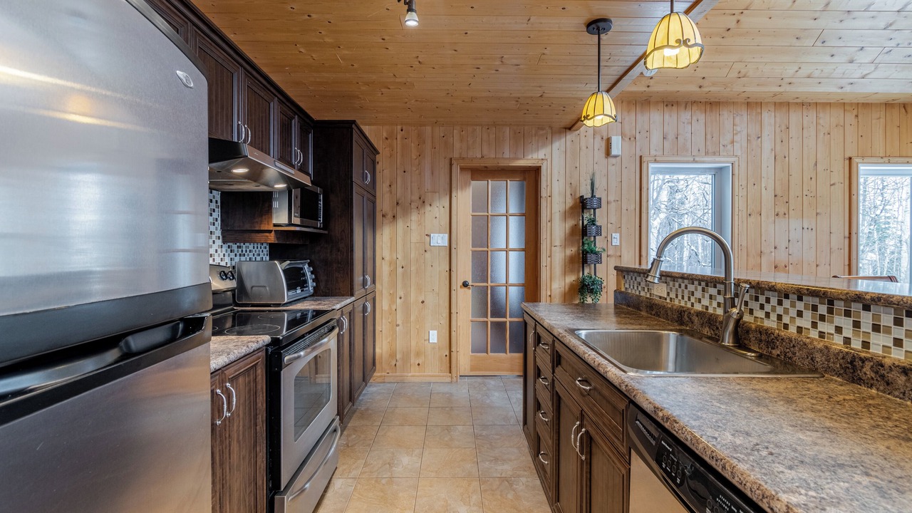 Photo of Kitchen in Petite-Riviere-Saint-Francois