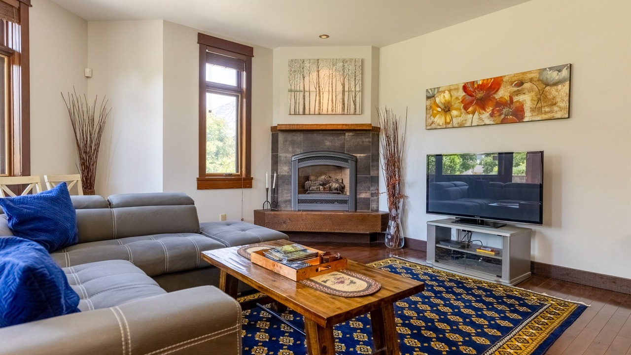 Photo of Livingroom in East Kootenay