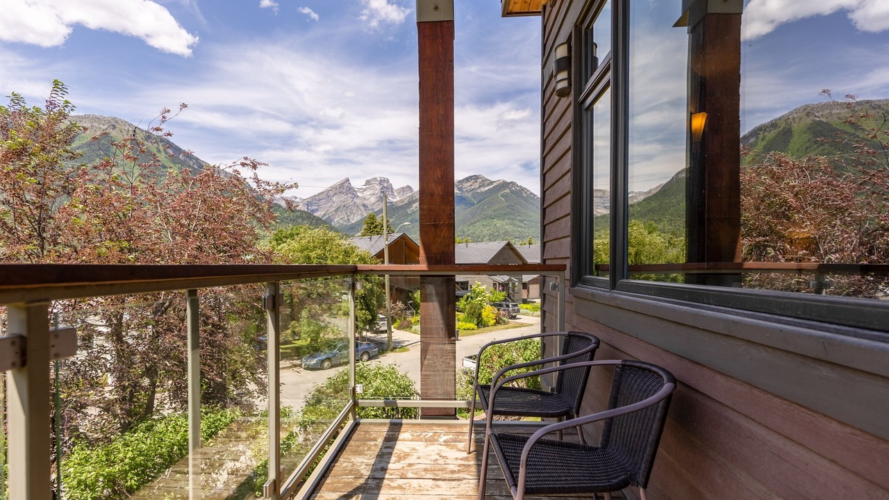 Photo of Patio Balcony in East Kootenay