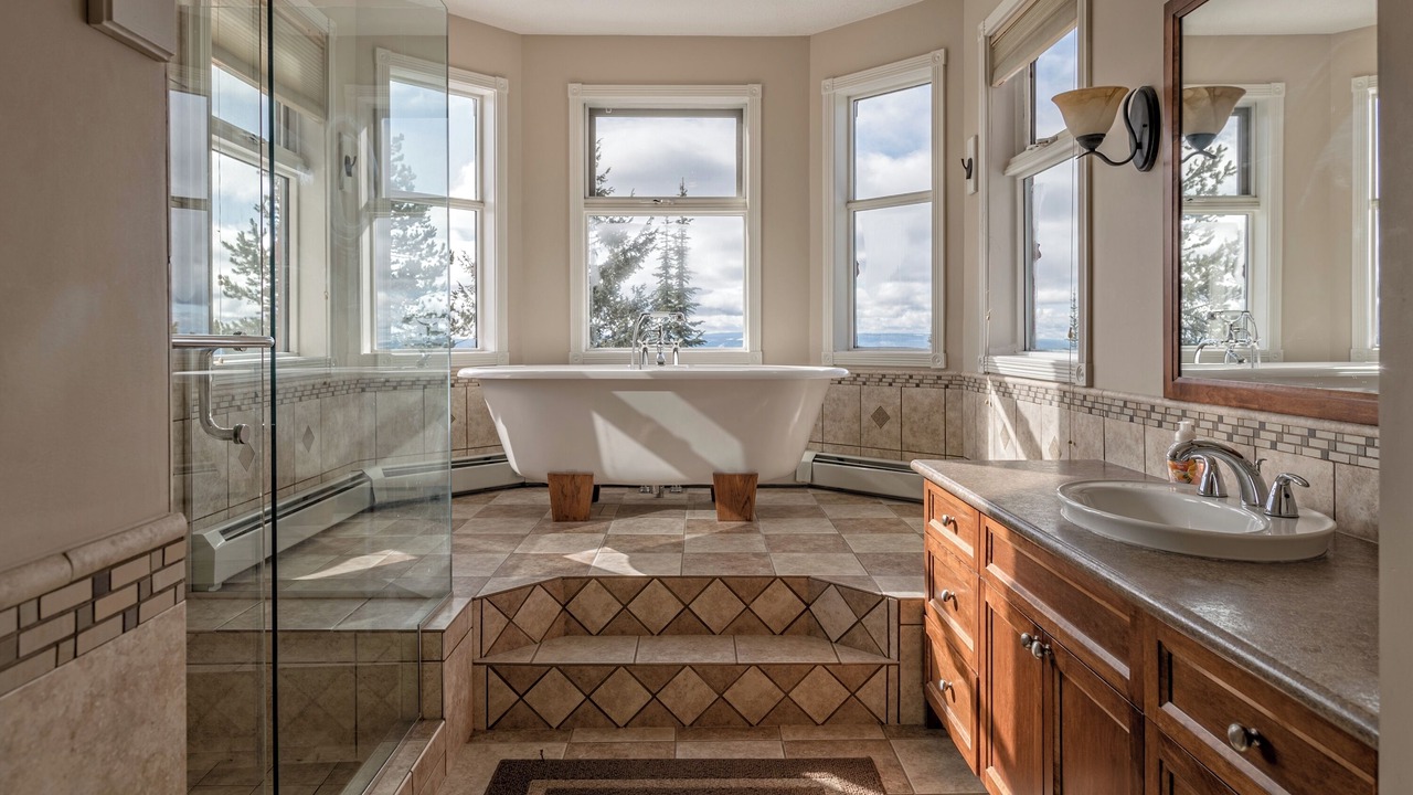 Photo of Bathroom in Silver Star Mountain